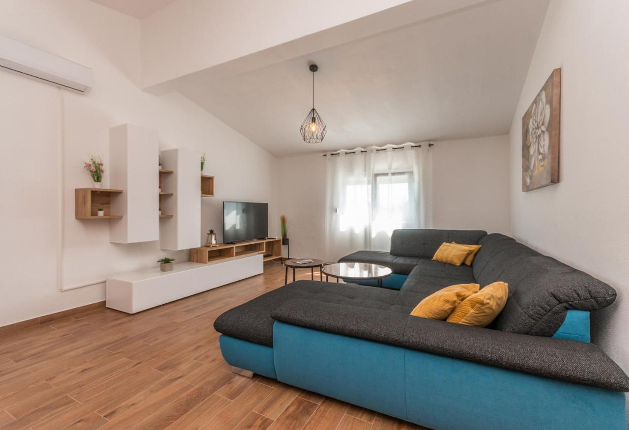 Poolincluded - Holiday Home Maslina Lisane Ostrovicke Экстерьер фото